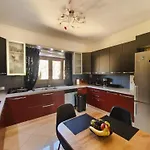 Atlas Mansion-4 Bedroom